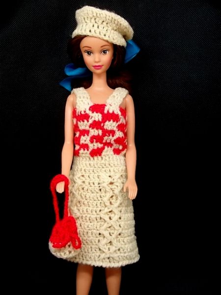 Häkelkleid für Barbie mit rot mit Hut und Tasche