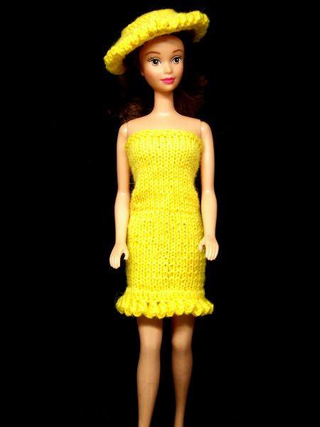 Gelbes eng gestricktes Sommerkleid  mit Hut