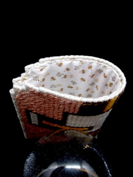 Brillenetui im Gobelinstich auf Plastik canvas, abstrakte Kunst innen