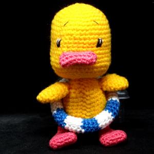 Amigurumi gehäkelte Ente mit Schwimmring